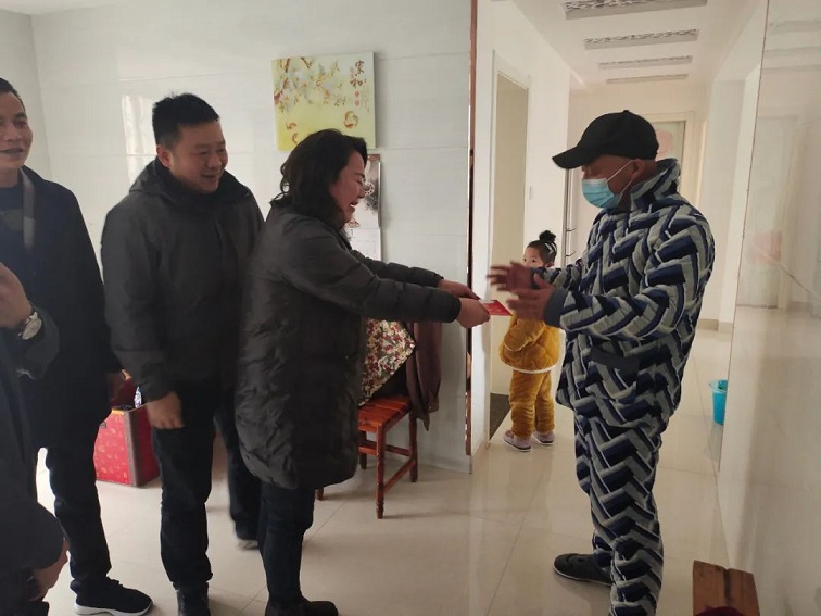 扶贫济困显担当 春节慰问暖人心 芜湖科阳送温暖到困难家庭